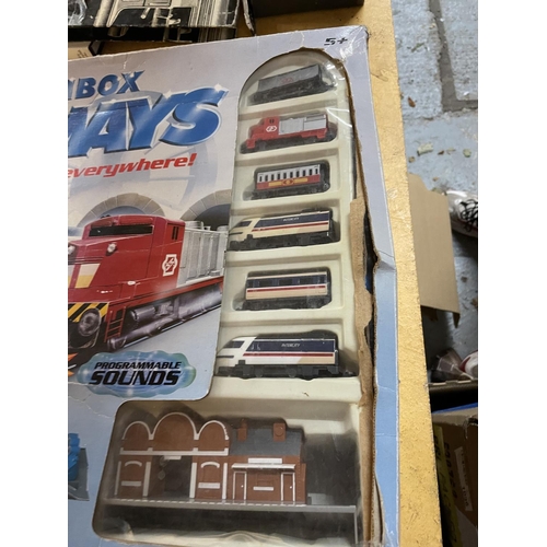 499 - A BOXED MATCHBOX RAILWAYS INTERCITY 225 SET