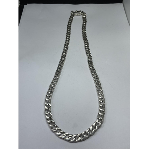 562 - A HEAVY MARKED SILVER NECKLACE LENGTH 22 INCHES