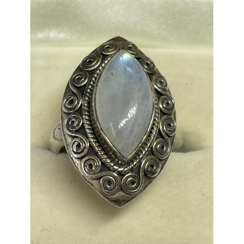 563 - A MARKED SILVER RING WITH A LARGE OPAL SIZE L IN A PRESENTATION BOX