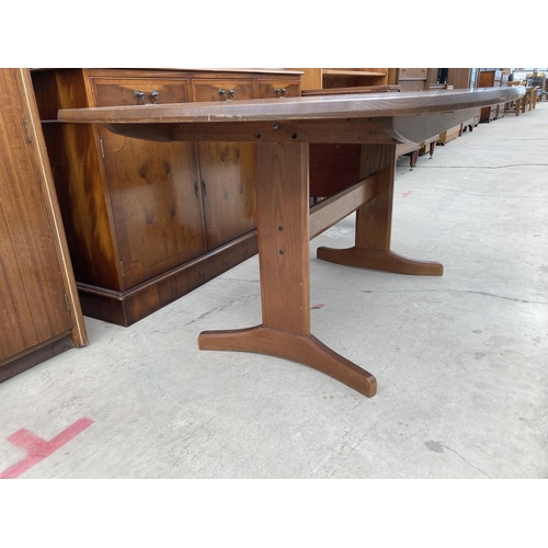 2463 - A RETRO G PLAN EXTENDING DINING TABLE 63