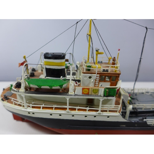 302 - A HANDMADE SHIPS MODEL OF A SHELL/BP VESSEL, LENGTH 40CM, COLLECTION OF MODEL SHIP ITEMS ETC - THIS ... 