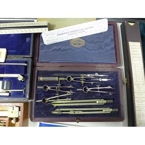 306 - A COLLECTION OF NAVAL ARCHITECTS DRAWING INSTRUMENTS, TO INCLUDE A PLANIMETER, RULERS, SLIDE RULES, ... 