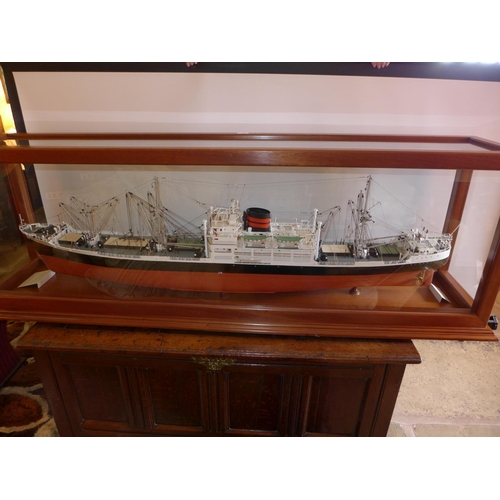 314 - AN EXHIBITION QUALITY LARGE HANDMADE CASED SHIPS 1-96 SCALE MODEL OF THE SS CLAN MACINTYRE, 150CM LO... 