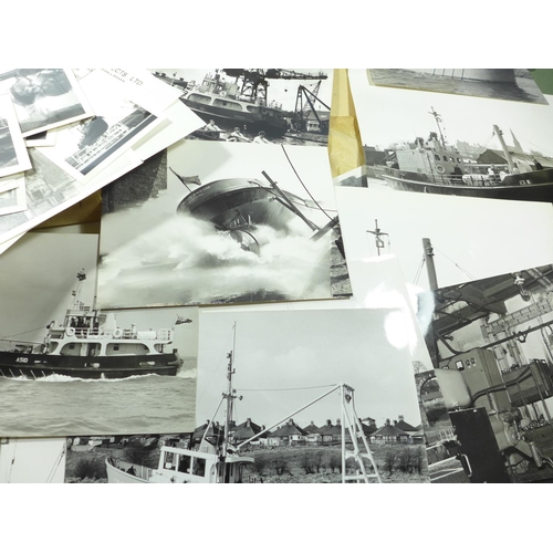 319 - A LARGE COLLECTION OF BLACK AND WHITE PHOTOGRAPHS OF SHIP CONSTRUCTION BY ISAAC PIMBLOTT AND SONS OF... 