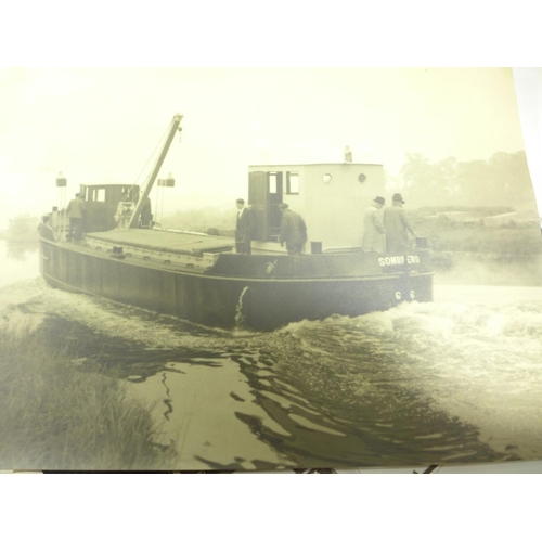 319 - A LARGE COLLECTION OF BLACK AND WHITE PHOTOGRAPHS OF SHIP CONSTRUCTION BY ISAAC PIMBLOTT AND SONS OF... 