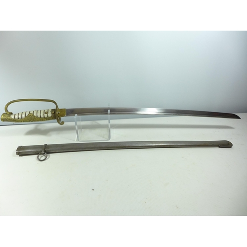 309 - A JAPANESE CAVALRY OFFICERS SWORD AND SCABBARD, 64CM BLADE, PIERCED BRASS GUARD