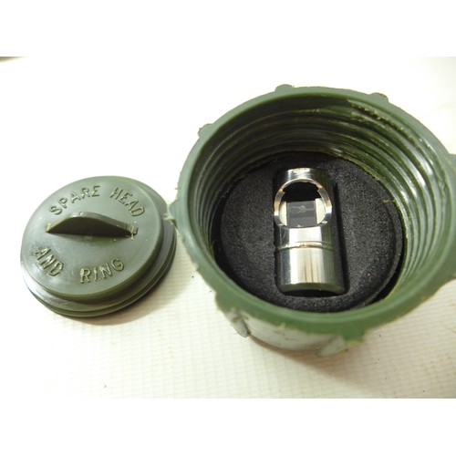 327 - A MILITARY GOOD QUALITY GUN BARREL EXAMINATION PERISCOPE IN CASE WITH SPARE HEAD, LENGTH 55CM