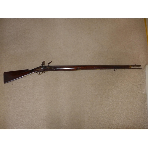 343 - A FLINTLOCK MUSKET, 98CM BARREL, WOODEN STOCK WITH BRASS MOUNTS, LENGTH 141CM