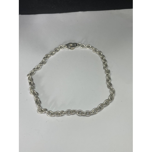 523 - A MARKED SILVER LINK CHAIN CHOKER NECKLACE