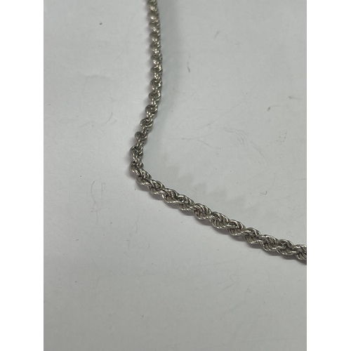 530 - A MARKED SILVER ROPE DESIGN NECKLACE LENGTH 20 INCHES