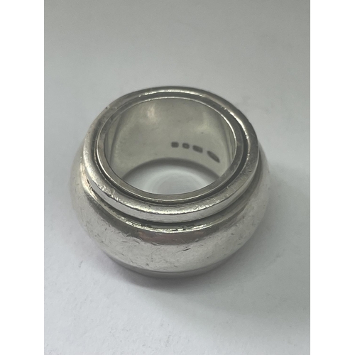 547 - TWO HALLMARKED SILVER ITEMS TO INCLUDE A SERVIETTE RING AND A MEDALLION WEIGHT 41G