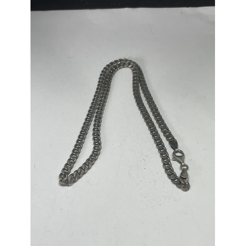 589 - A MARKED SILVER FLATLINK NECKLACE LENGTH 20 INCHES