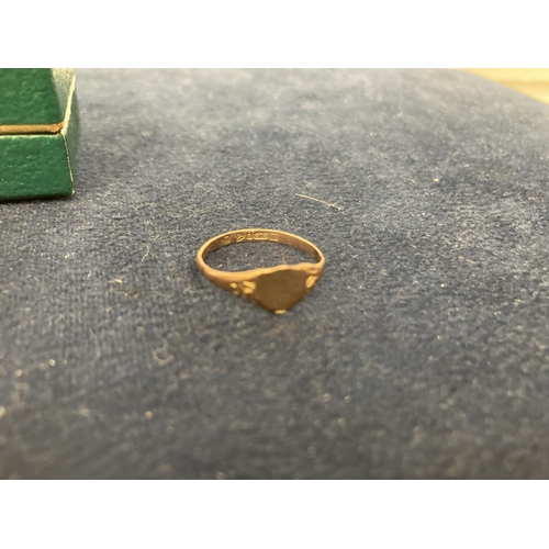 514 - TWO 9CT GOLD RINGS, ONE 9CT GOLD HEART SIGNET RING AND A FURTHER 9CT GOLD RING MISSING STONES