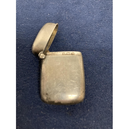 631 - A HALLMARKED BIRMINGHAM SILVER VESTA CASE