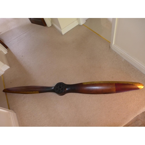 362 - A WOOD AND BRASS TIPPED AEROPLANE PROPELLER, LENGTH 185CM