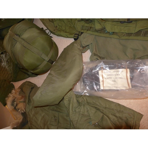 370 - MILITARY/SHOOTING/FISHING EQUIPMENT, TO INCLUDE BERGEN BACKPACK, COMPRESSION BAG, PARKER COAT, QUILT... 