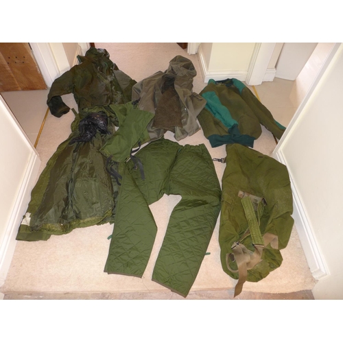 373 - A LARGE COLLECTION OF MILITARY/SHOOTING/FISHING CLOTHING TO INCLUDE WATERPROOF JACKET, TROUSERS, COA... 