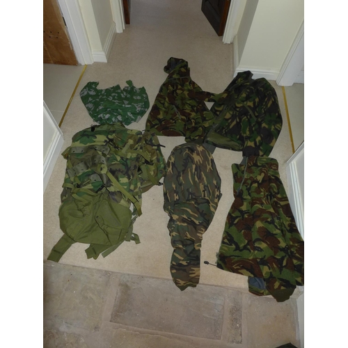 386 - THREE MILITARY/SHOOTING/FISHING CAMOUFLAGE FLEECES, BRITISH MILITARY BERGEN BACKPACK ETC