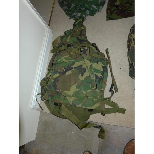 386 - THREE MILITARY/SHOOTING/FISHING CAMOUFLAGE FLEECES, BRITISH MILITARY BERGEN BACKPACK ETC