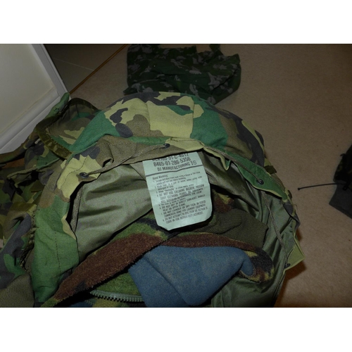 386 - THREE MILITARY/SHOOTING/FISHING CAMOUFLAGE FLEECES, BRITISH MILITARY BERGEN BACKPACK ETC