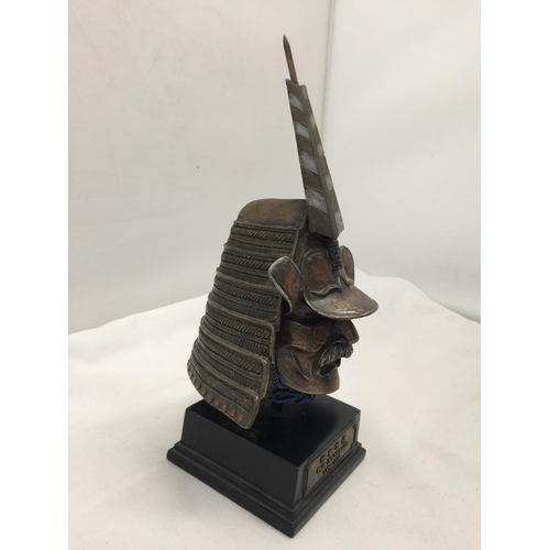 62 - A METAL BUST OF A SAMURAI WARRIOR - 'ODA NOBUNAGA' HEIGHT 22CM