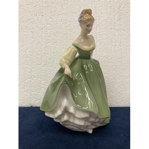 711 - A ROYAL DOULTON FIGURE 'FAIR LADY' HN 2193 HEIGHT 20CM MODELLED BY PEGGY DAVIS