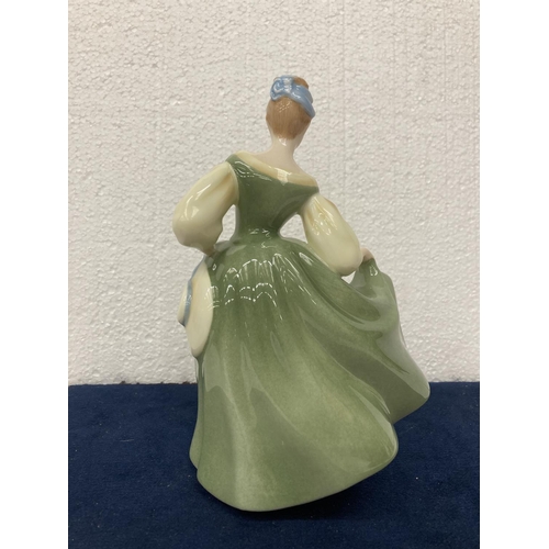 711 - A ROYAL DOULTON FIGURE 'FAIR LADY' HN 2193 HEIGHT 20CM MODELLED BY PEGGY DAVIS