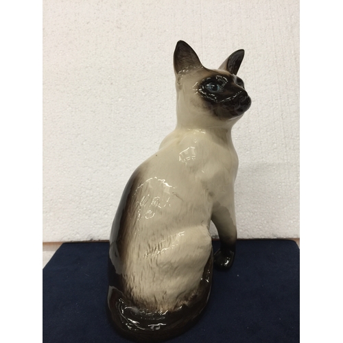 733 - A LARGE BESWICK SIAMESE CAT HEIGHT 23.5CM