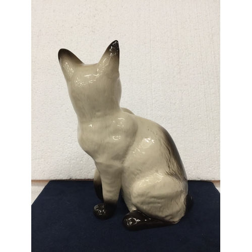 733 - A LARGE BESWICK SIAMESE CAT HEIGHT 23.5CM