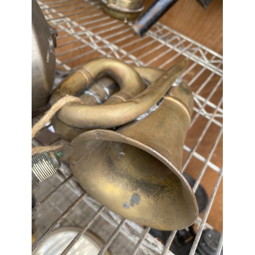 1235 - A VINTAGE 'LE COQ' HORN AND TWO BRASS HORNS