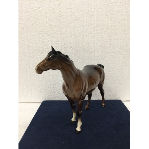 739 - A VINTAGE BESWICK GLOSS BAY HORSE WITH WHITE BLAZE AND A BLACK TAIL AND MANE AND TWO FRONT WHITE SOC... 