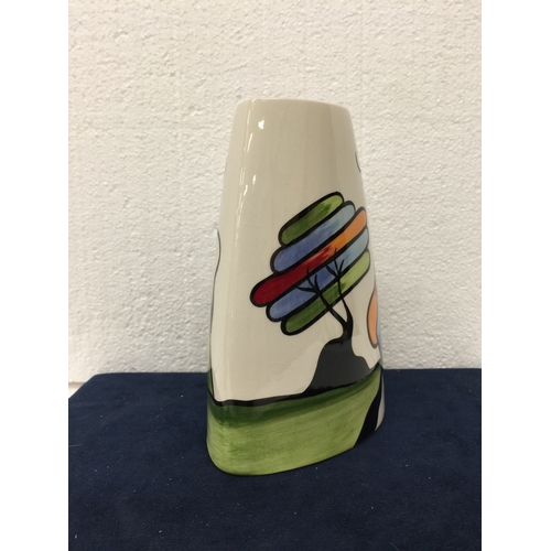 751 - AN ART DECO LORNA BAILEY FANTASIA COTTAGE VASE - 18CM (H) 19CM AT WIDEST POINT