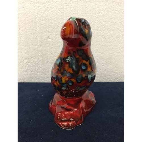 752 - AN ANITA HARRIS ART POTTERY PUFFIN SIGNED TO THE BASE - 14.5CM (H)