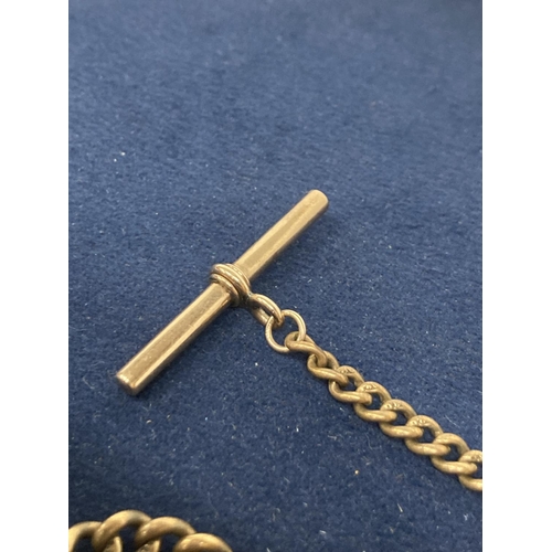 501 - AN ANTIQUE HALLMARKED 18CT GOLD WATCH CHAIN WITH SPINNER AND T-BAR ON A CURB LINK CHAIN, EACH LINK O... 