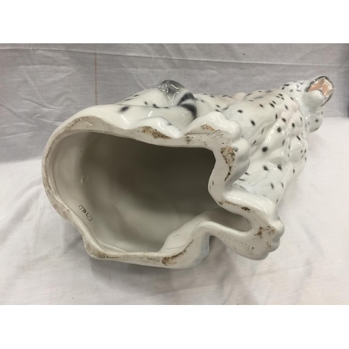 14 - A VERY LARGE ITALIAN MADE CERAMIC SNOW LEOPARD INSCRIBED WITH INDISTINCT SIGNATURE TO BASE, HAS SOME... 