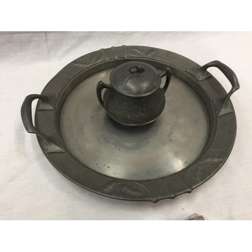 18 - TWO PIECES OF KAYSERZINN PEWTER IN ART NOUVEAU STYLE TO INCLUDE A HEAVY TRAY MARKED 4561 TO BASE AND... 