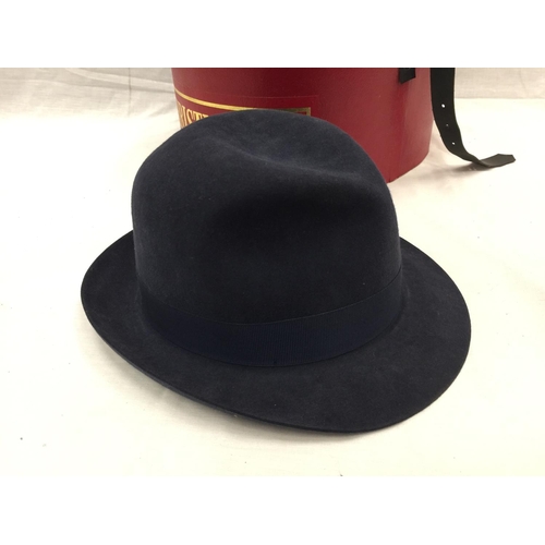 22 - A CHRISTYS' LONDON HATS OF HARRODS 'CLIFTON' TRILBY HAT (SIZE 7 3/8