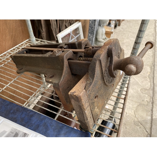 1265 - A VINTAGE PARKINSONS BENCH VICE