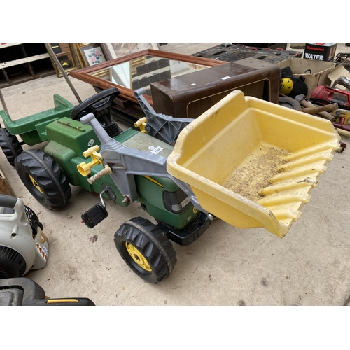 1306 - A PLASTIC JOHN DEERE PEDAL TRACTOR WITH TRAILER