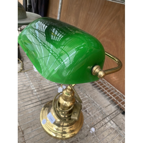 1244 - A VINTAGE BANKERS LAMP WITH GREEN SHADES