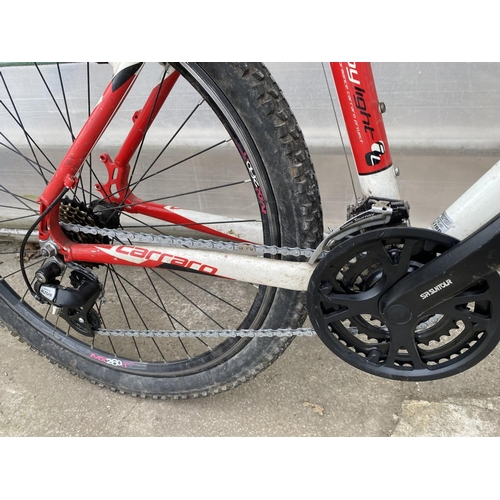 1350 - A CARRARO GRUNGE MOUNTAIN BIKE WITH FRONT SUSPENSION AND 21 SPEED SHIMANO GEAR SYSTEM