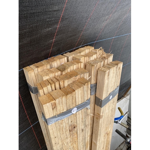 1363 - A QUANTITY OF APPROX 120 WOODEN LATS