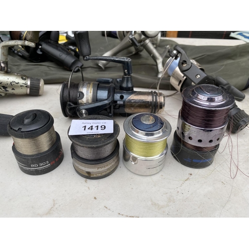 1419 - A LARGE ASSORTMENT OF FISHING REELS TO INCLUDE A EURORUNNER 500, A WYCHWOOD SOLACE10 AND A VRX ETC