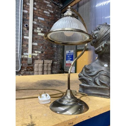 258 - A HEAVY VINTAGE STYLE LAMP WITH A SWAN NECK STAND AND A FLUTED GLASS SHADE HEIGHT 42CM