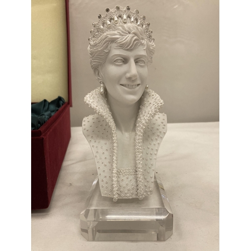 270 - A BUST OF PRINCESS DIANA ON A GLASS PLINTH PRESENTED IN A CRIMSON BOX WITH GREEN LINING