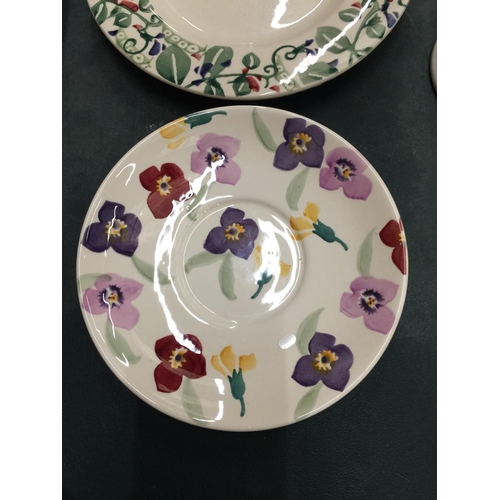 145 - TWO EMMA BRIDGEWATER DINNER PLATES, TWO SIDE PLATES, A MUG AND A SAUCER