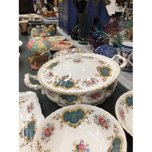 218 - A QUANTITY OF ROYAL ALBERT 'BERKELEY' CHINA TO INCLUDE BOWLS, SAUCE BOAT AND SAUCER, SANDWICH PLATE,... 