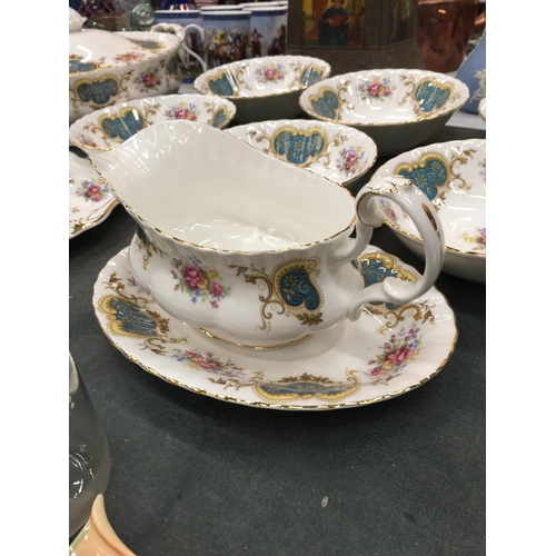 218 - A QUANTITY OF ROYAL ALBERT 'BERKELEY' CHINA TO INCLUDE BOWLS, SAUCE BOAT AND SAUCER, SANDWICH PLATE,... 