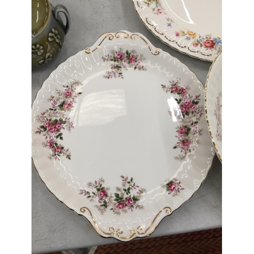 225 - A ROYAL ALBERT 'LAVENDER ROSE' SERVING PLATE, SANDWICH PLATE AND SERVING BOWLS, PLUS A 'JUBILEE ROSE... 