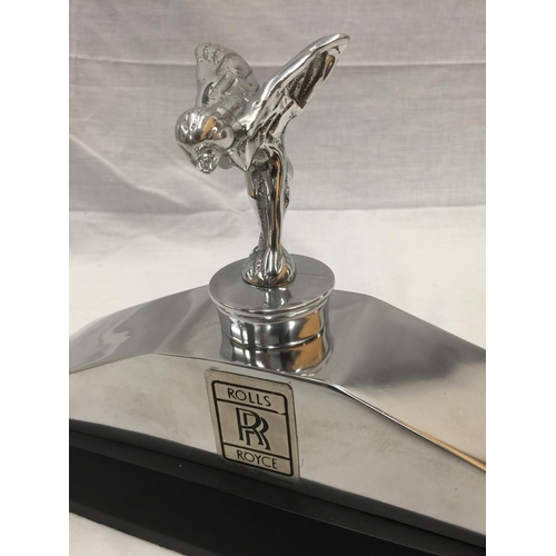 34 - A CHROME ROLLS ROYCE RADIATOR TOP STYLE PLINTH WITH TOP MOUNTED SPIRIT OF ECSTASY FIGURE AND EMBLEM ... 